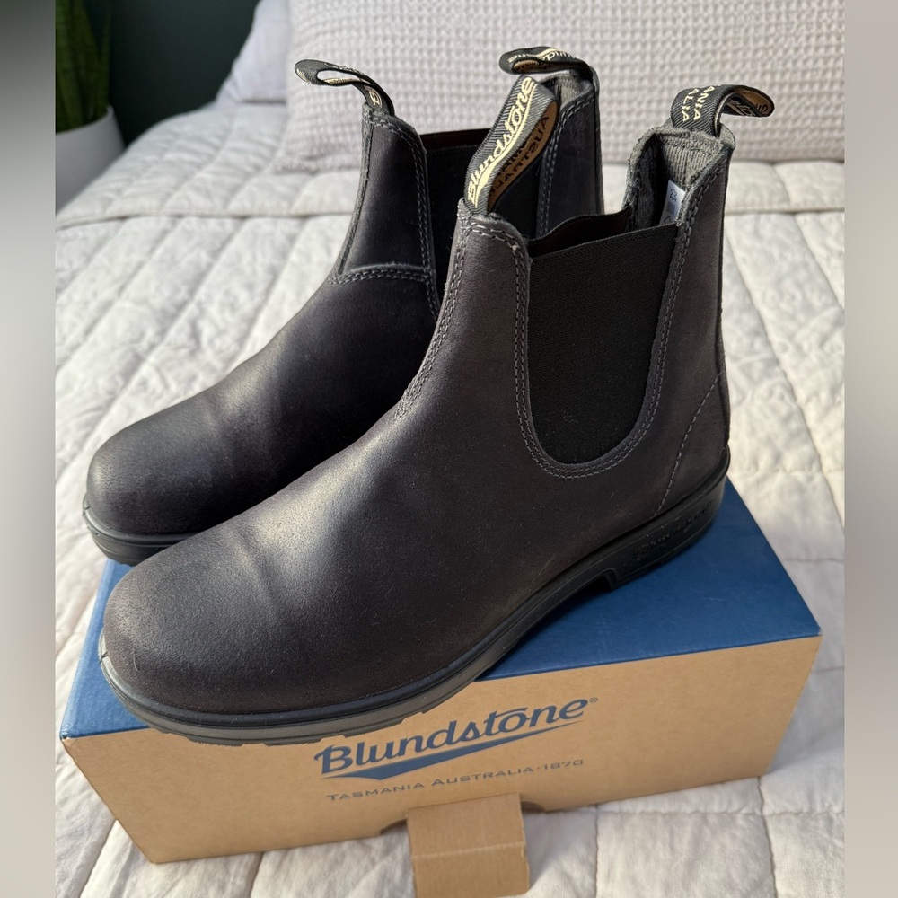Blundstone #1910 Men’s Originals Suede Boots